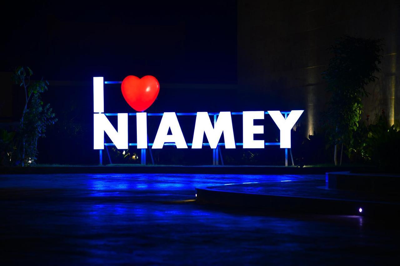 Bravia Hotel Niamey Buitenkant foto