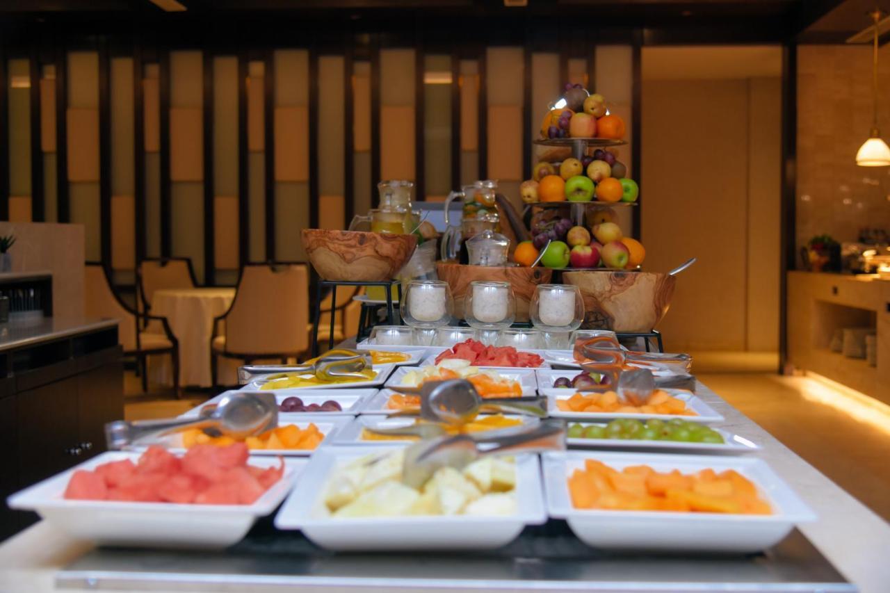 Bravia Hotel Niamey Buitenkant foto