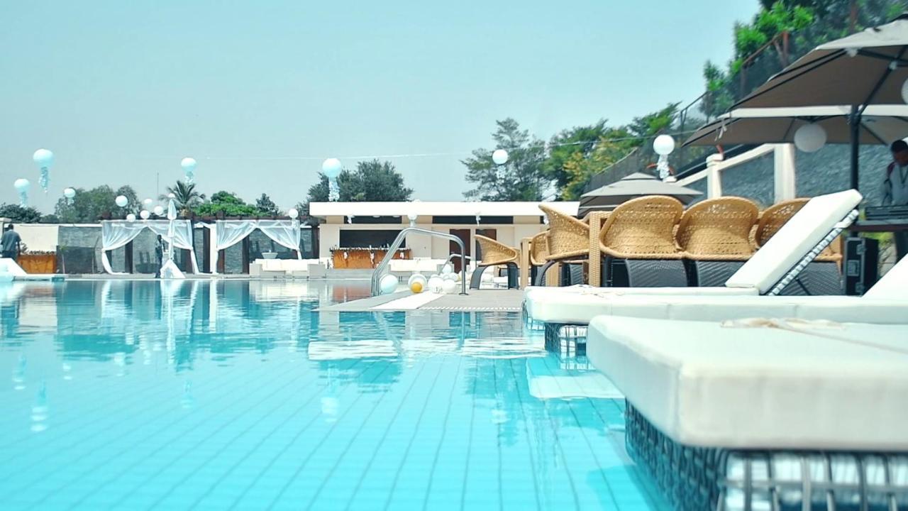 Bravia Hotel Niamey Buitenkant foto