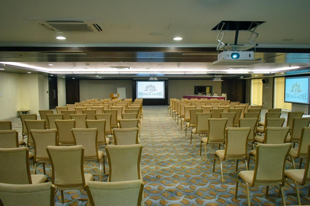 Bravia Hotel Niamey Buitenkant foto
