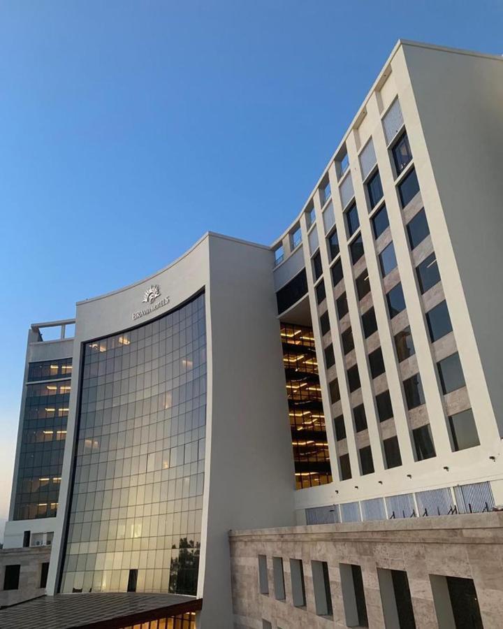 Bravia Hotel Niamey Buitenkant foto
