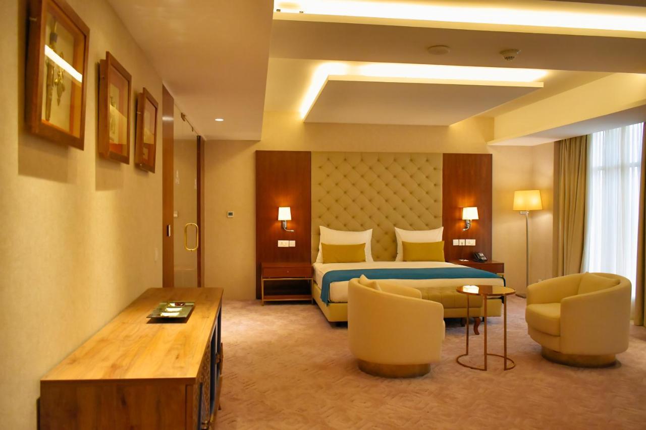 Bravia Hotel Niamey Buitenkant foto