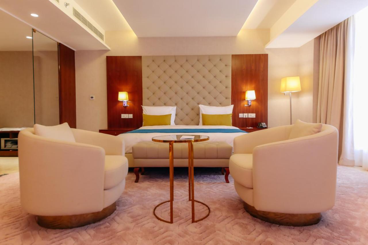 Bravia Hotel Niamey Buitenkant foto