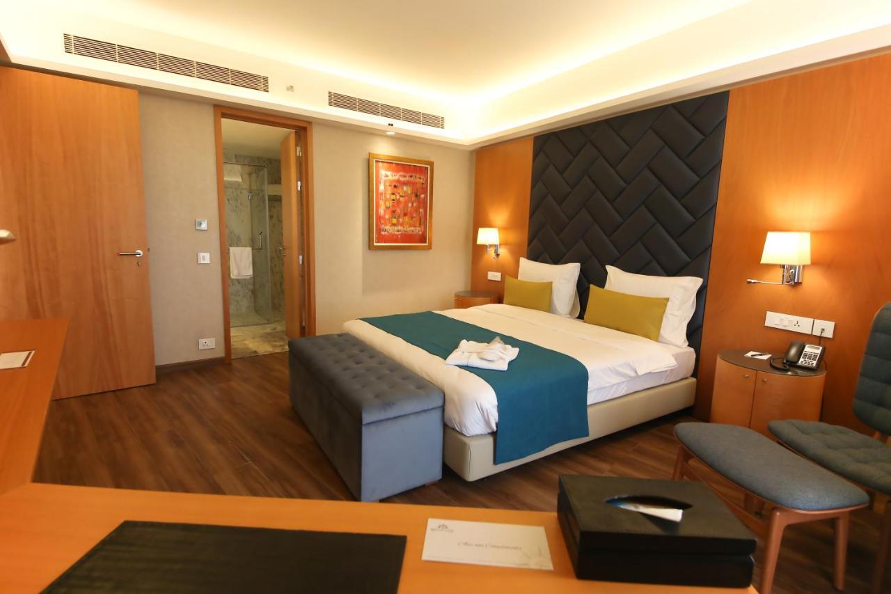 Bravia Hotel Niamey Buitenkant foto